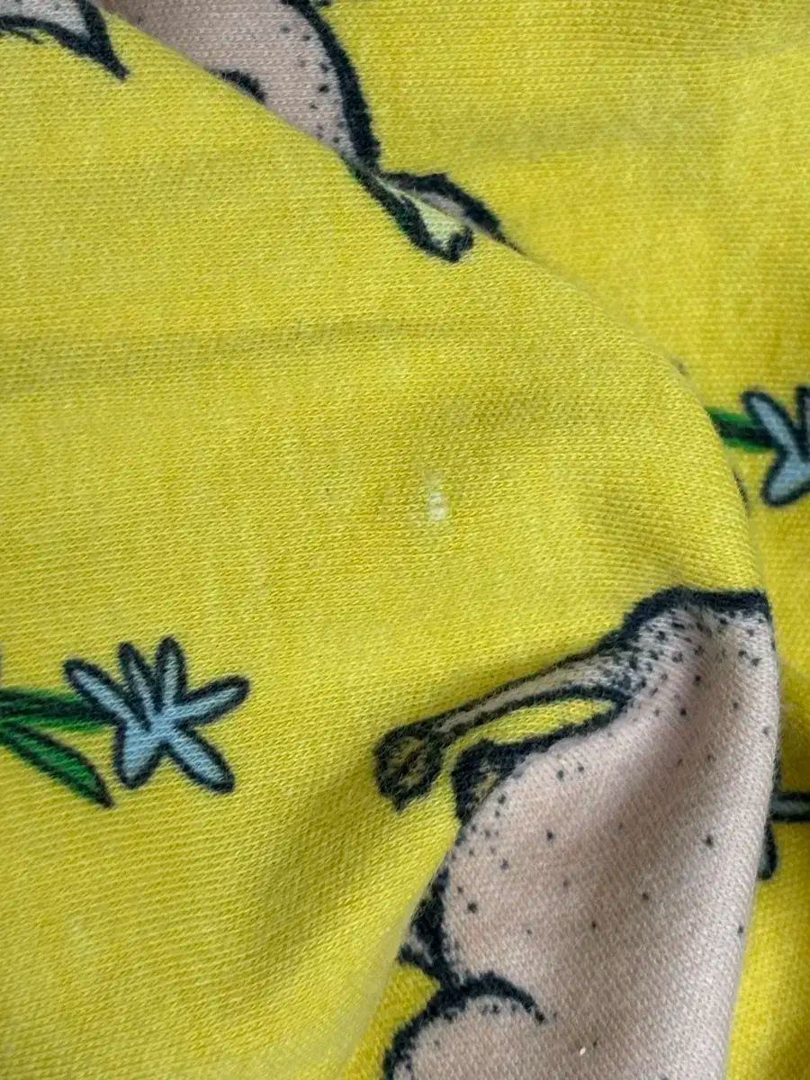 黄色いブタのジップアップ