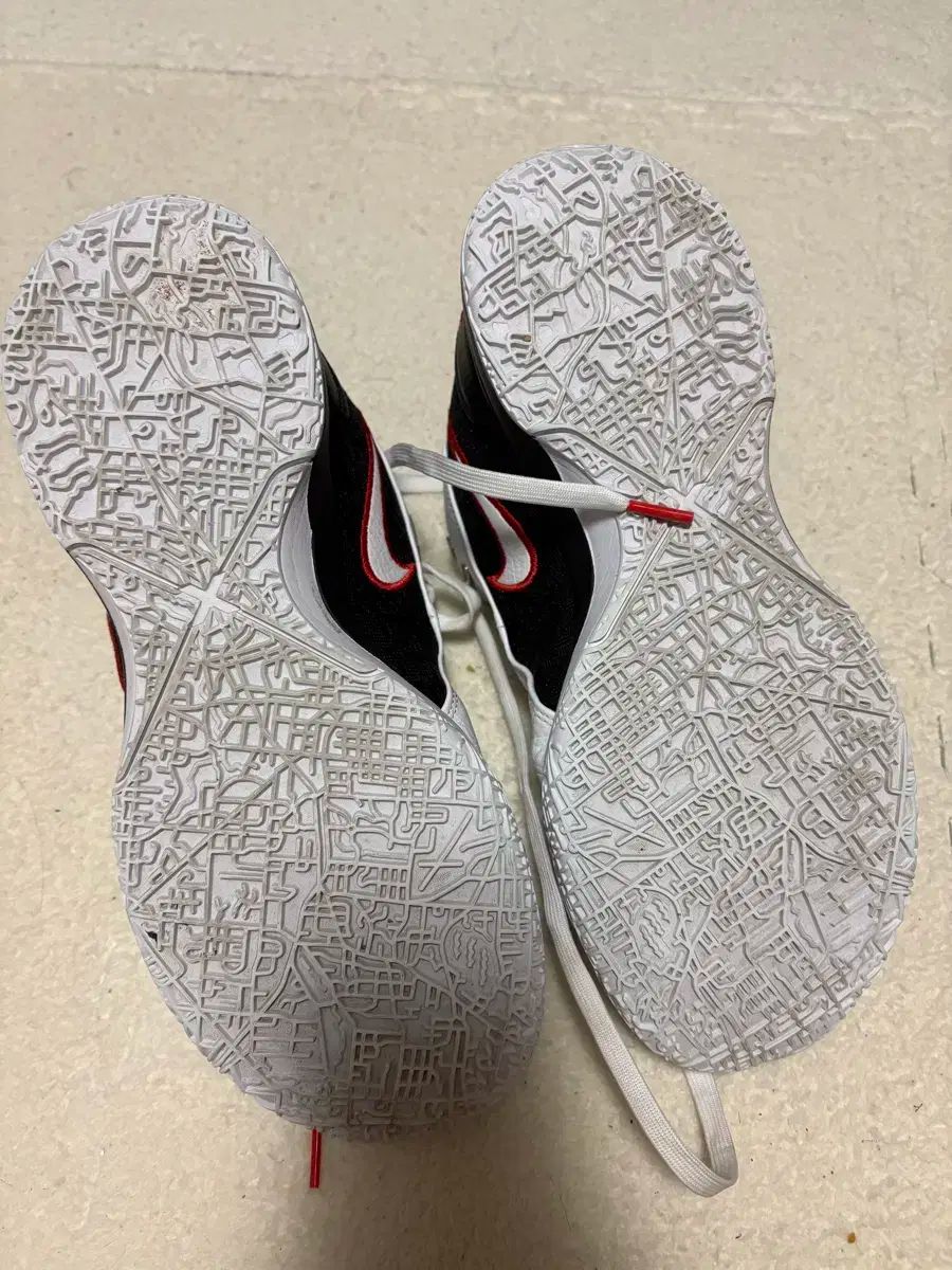 今すぐ一括検索！ レブロン nxxt 禅 白 レッド 275