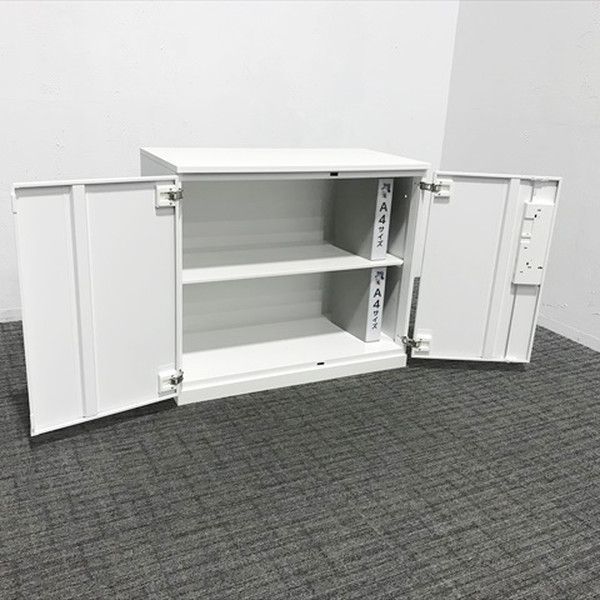 スチールキャビネ
