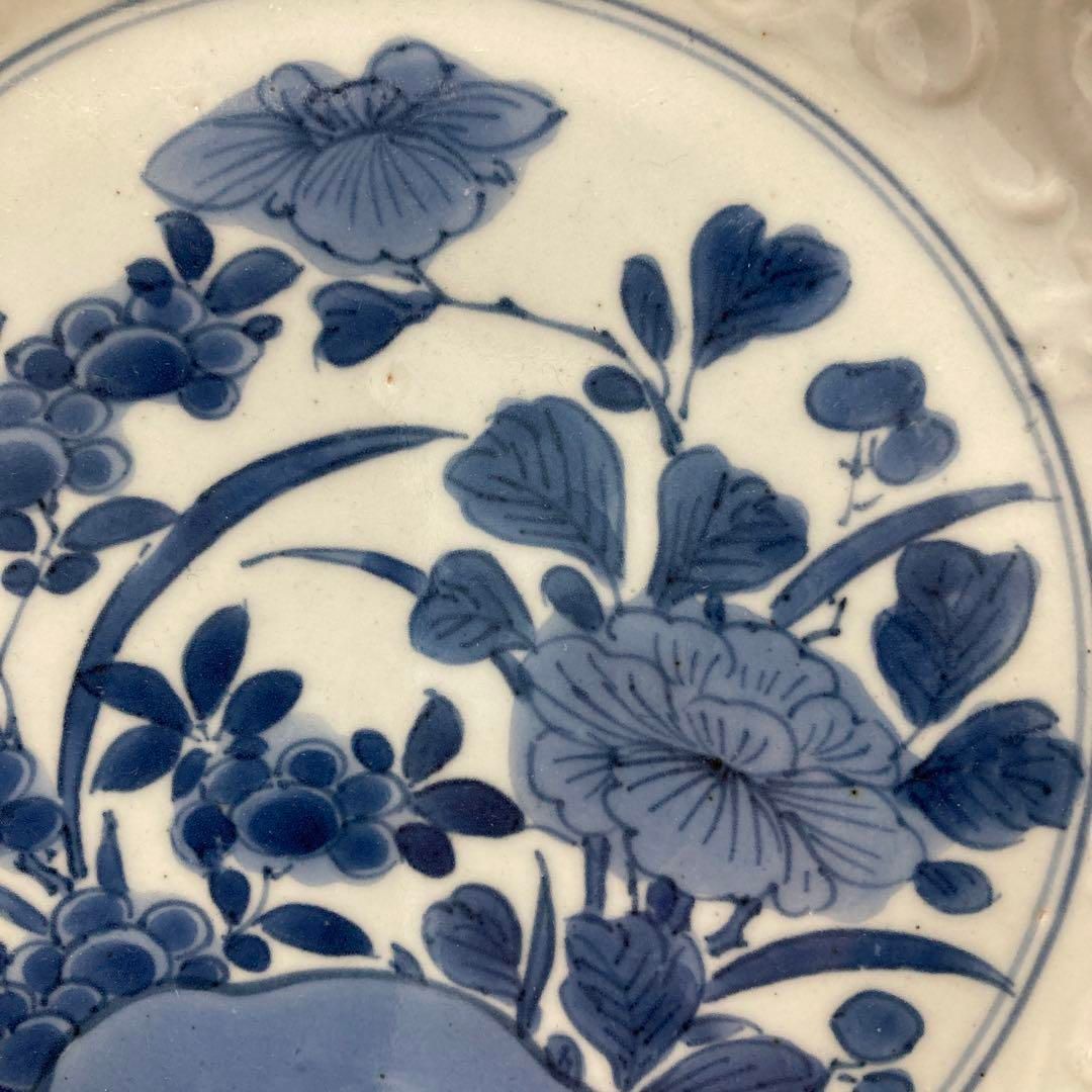 江戸中期 藍九谷 龍陽刻染付草花図中皿 直径20.6㎝本Y5-0417