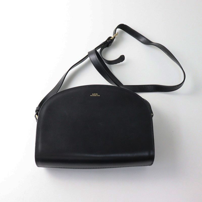 A.P.C. アーペーセー ハーフムーン レザーショルダーバッグ