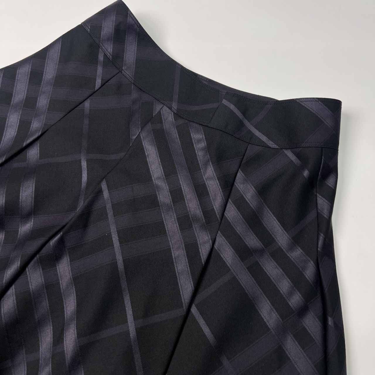 バーバリーロンドン ノバチェック 黒 シルク混 大きいサイズ 48 フレア 1 BURBERRY LONDON バーバリー ロンドン 斜め チェック柄 フレア