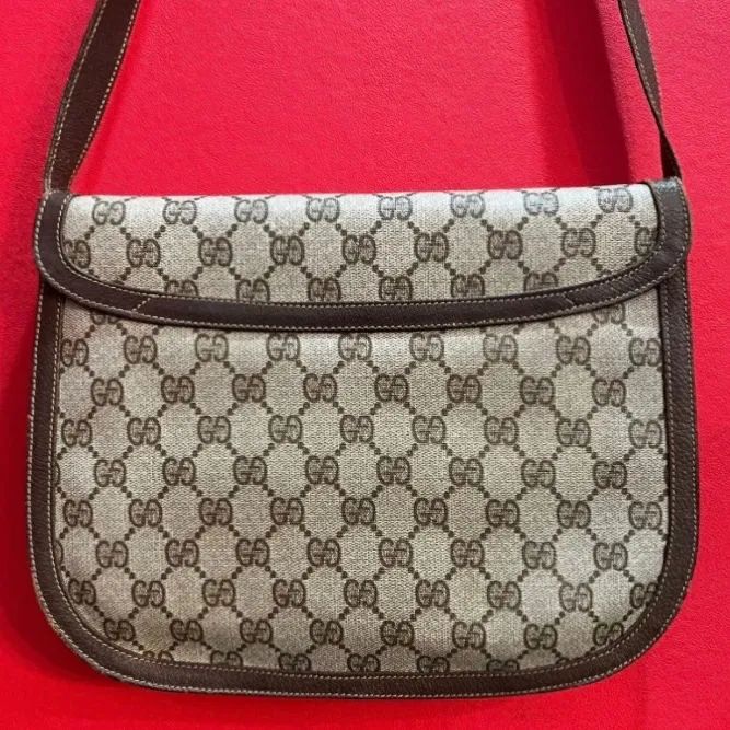 大人気】☆ GUCCI グッチ オールド グッチ 2way GGプラス ショルダー バッグ クラッチ インターロッキング Unisex ユニセックス  PVCレザー ブラウン 茶色系 希少アイテム ヴィンテージ VINTAGE メンズ レディース 男女兼用 - メルカリ