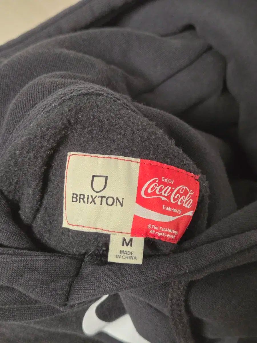BRIXTON ブリクストン コカコーラ フードTシャツ