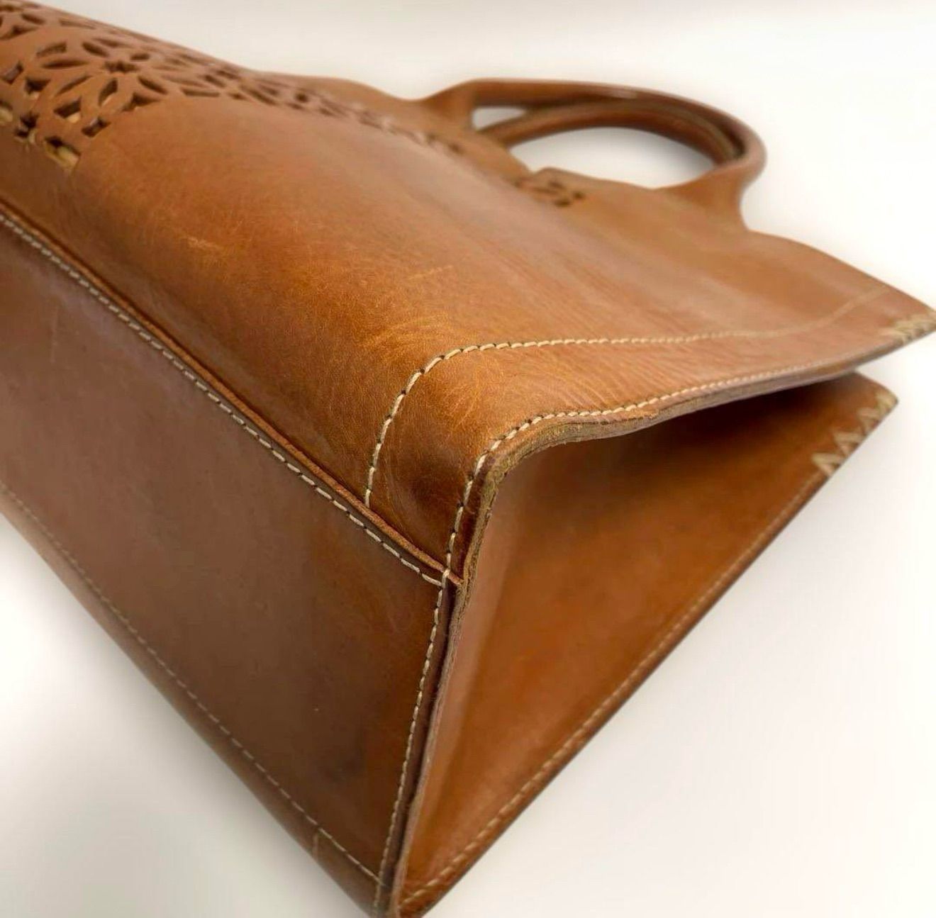 ✨genten ゲンテン カットワーク レザートートバッグ ブラウン190 