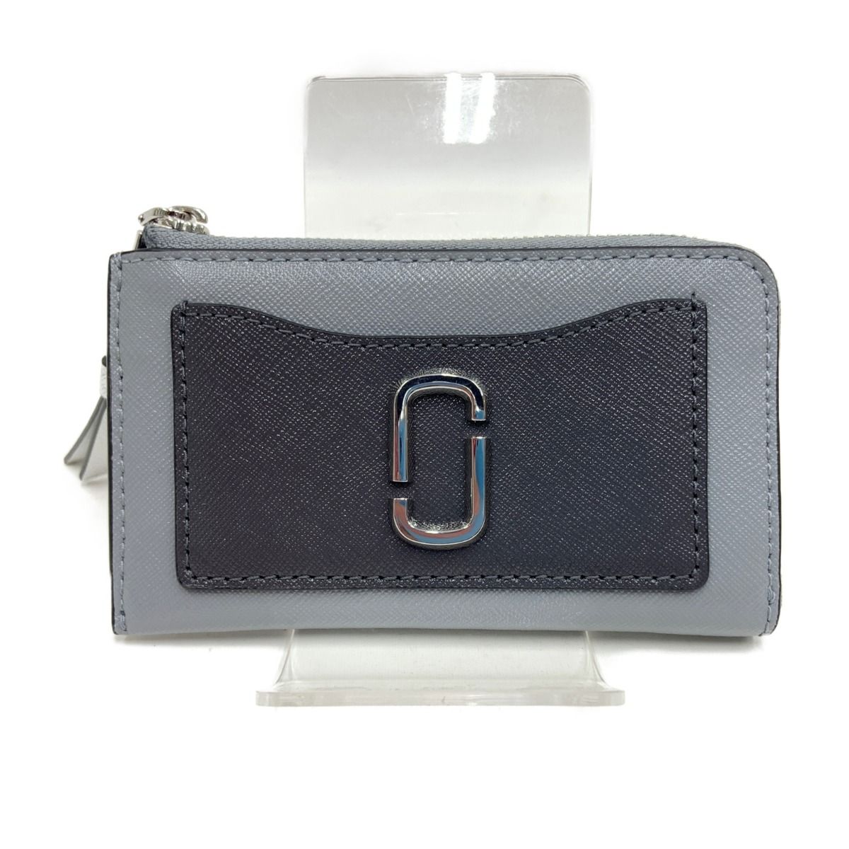 〇〇MARC JACOBS マークジェイコブス ザ ユティリティ スナップショット トップジップ マルチ ウォレット コインケース 2F3SMP063S07 グレー x ブラック