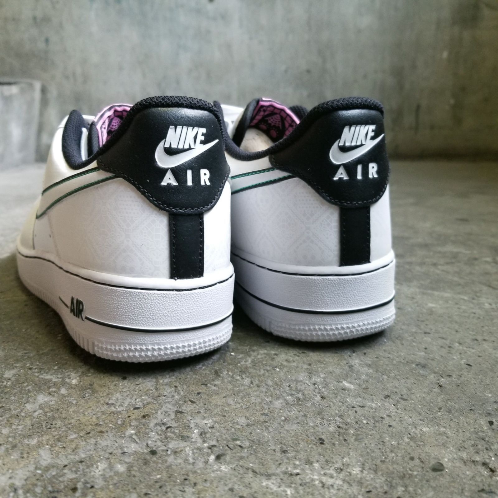 NIKE AIR FORCE 1 