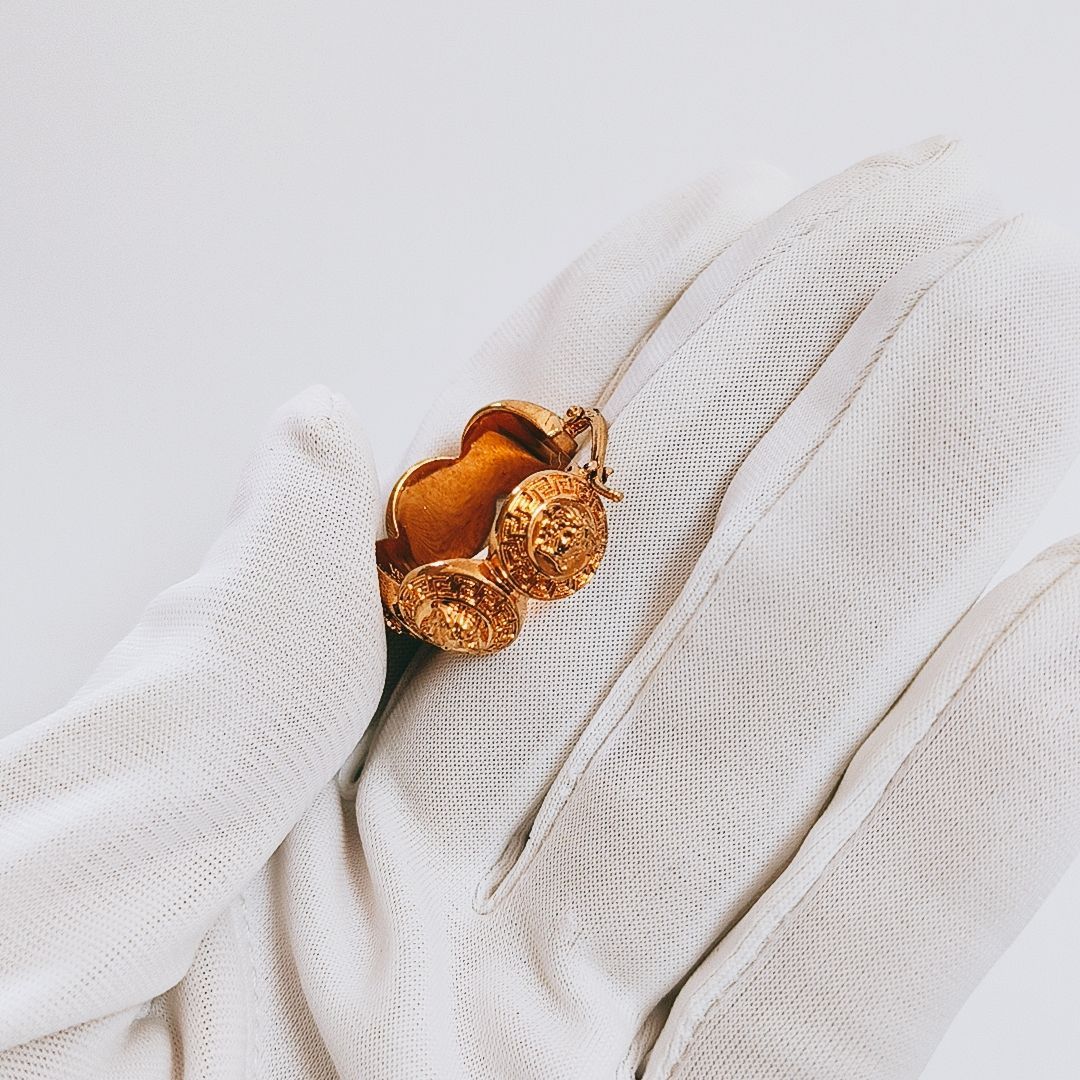 【美品☆現行】ヴィトン　Vシグネチャー ストラス 　ピアス　3点セット　LV LOUIS VUITTON - 【美品☆現行】ヴィトン Vシグネチャー ストラス