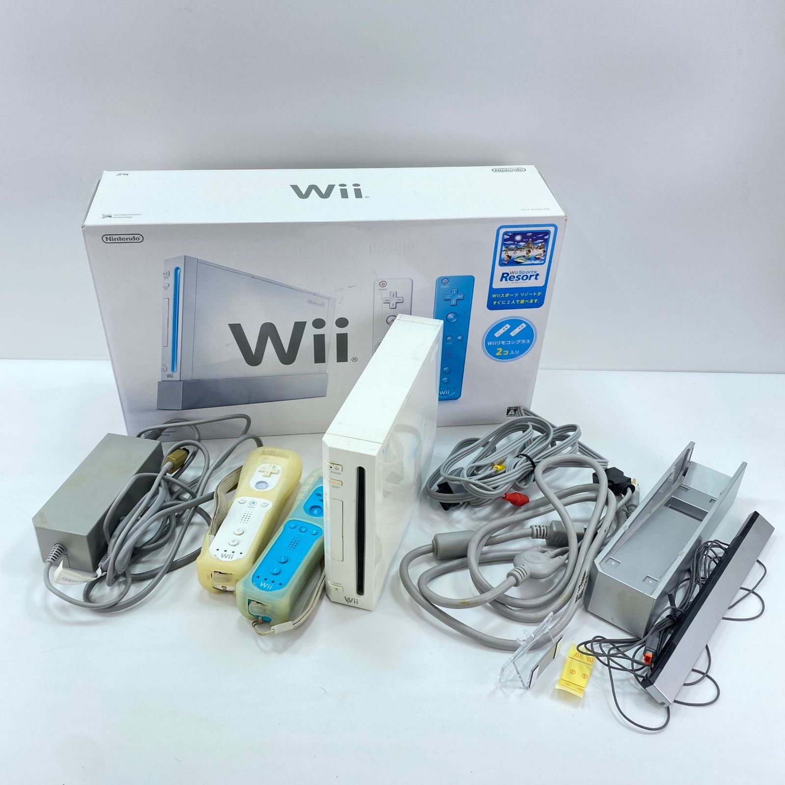 Nintendo Wii 任天堂　本体　ホワイト　リモコン　カセット 楽天市場】Wii ニンテンドーWii 本体 (シロ) Wiiリモコンプラス2