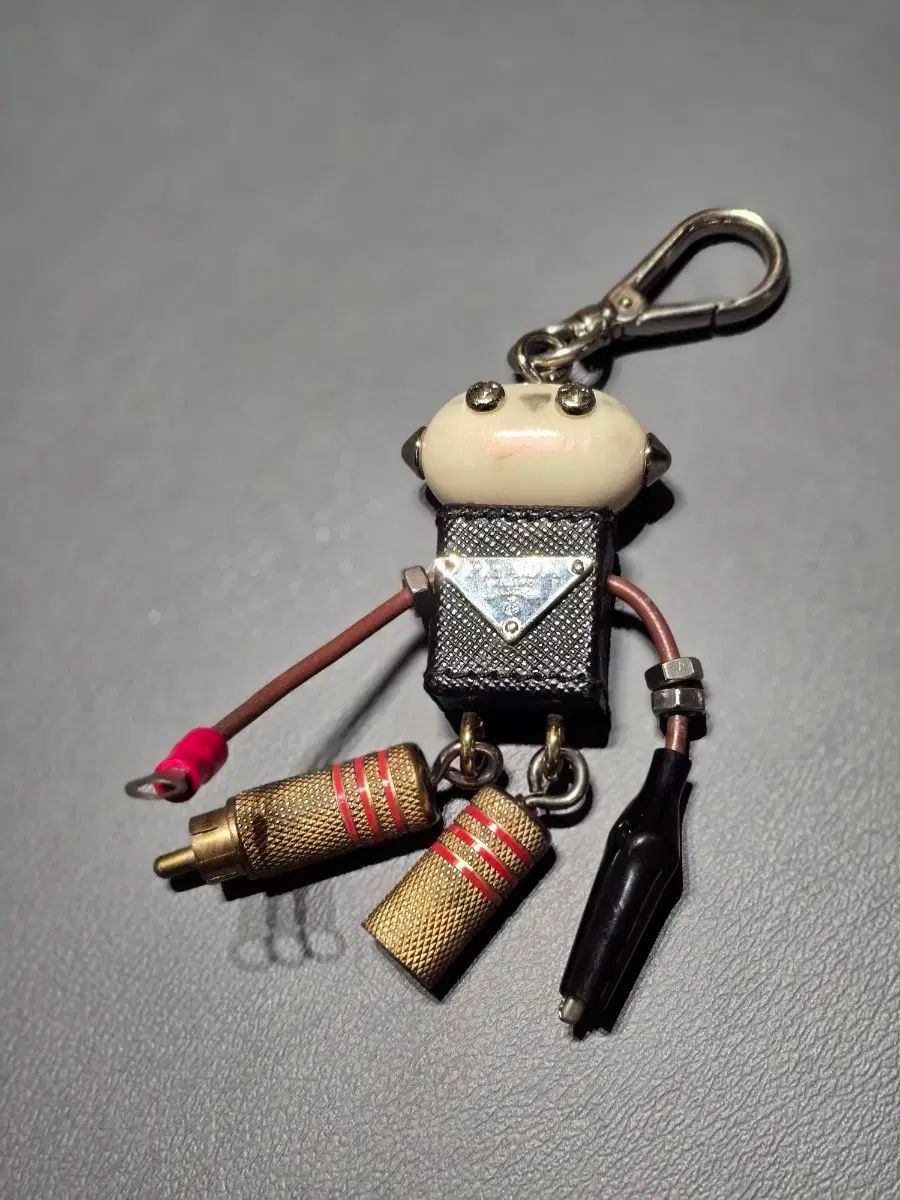  Prada プラダ ロボット エドワード キーリング キーホルダー キーリング 小物