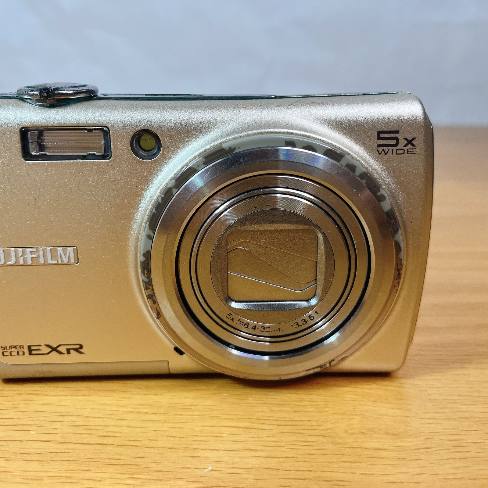 FUJIFILM FINEPIX F200EXR（バッテリー無し） 専用 FUJIFILM FinePix F200EXR コンデジ 動作未確認 バッテリーなし