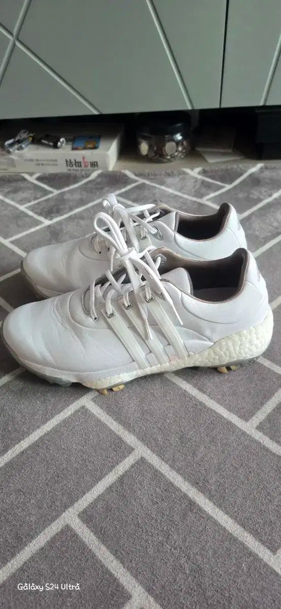 ゴルフシューズ