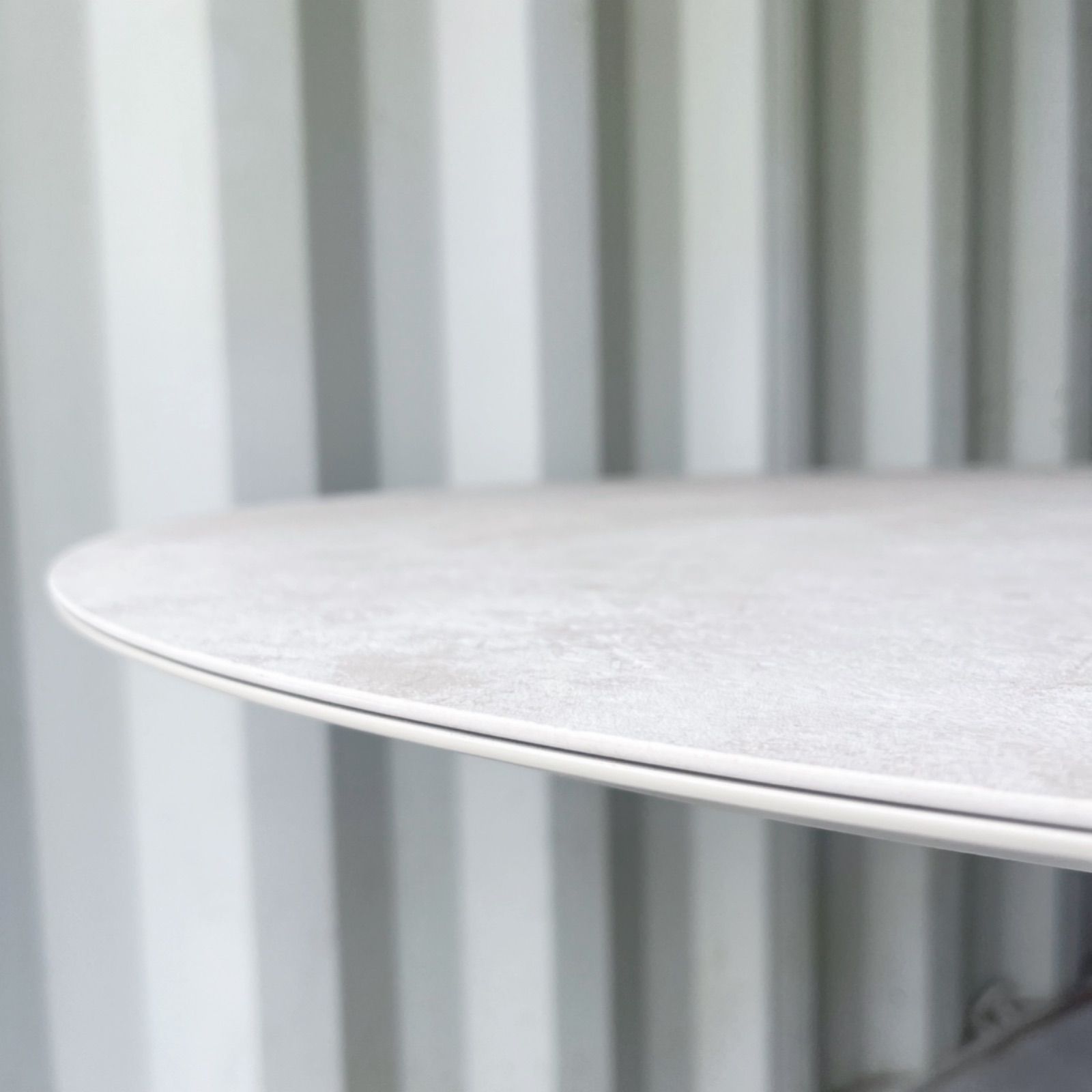 取付無料！ボーコンセプト New York 円形セラミック天板ダイニングテーブル