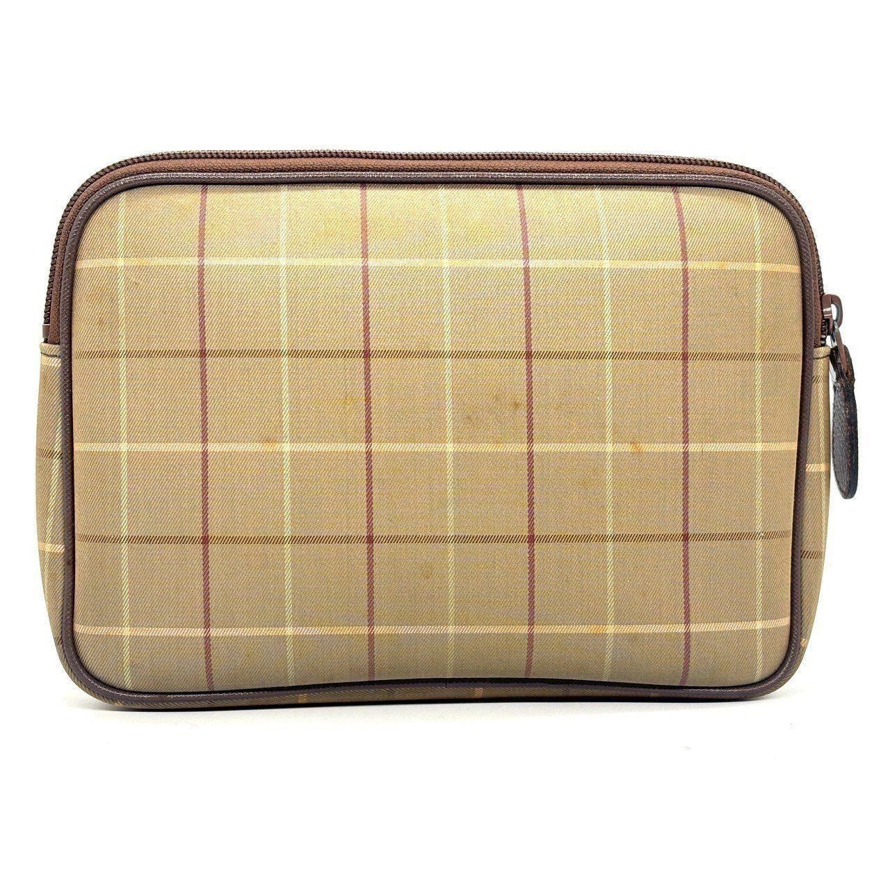 自分らしさを引き立てるクラッチ✨】 Burberry バーバリー