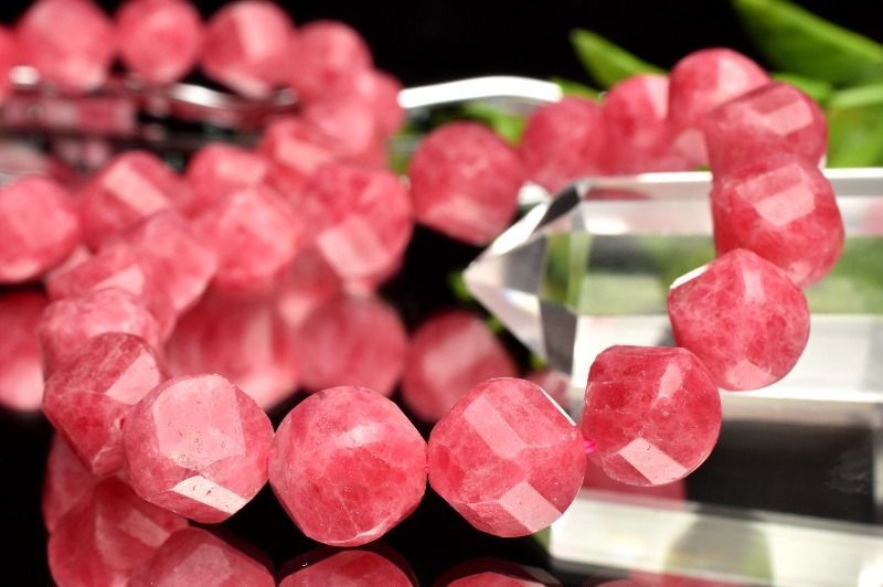 高発色希少形状 ロードナイト(薔薇輝石) 11.5mm ツイストカット