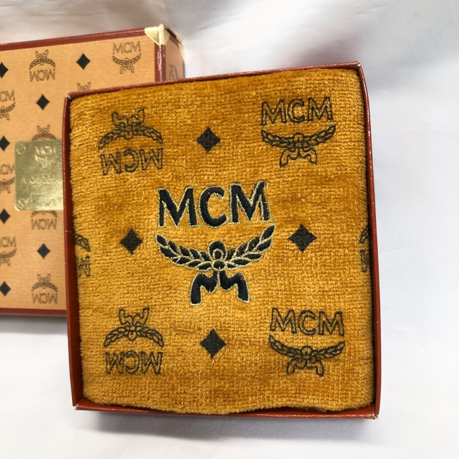 ☆新品未使用☆ 【MCM】 メンズ ハンカチ 目覚まし