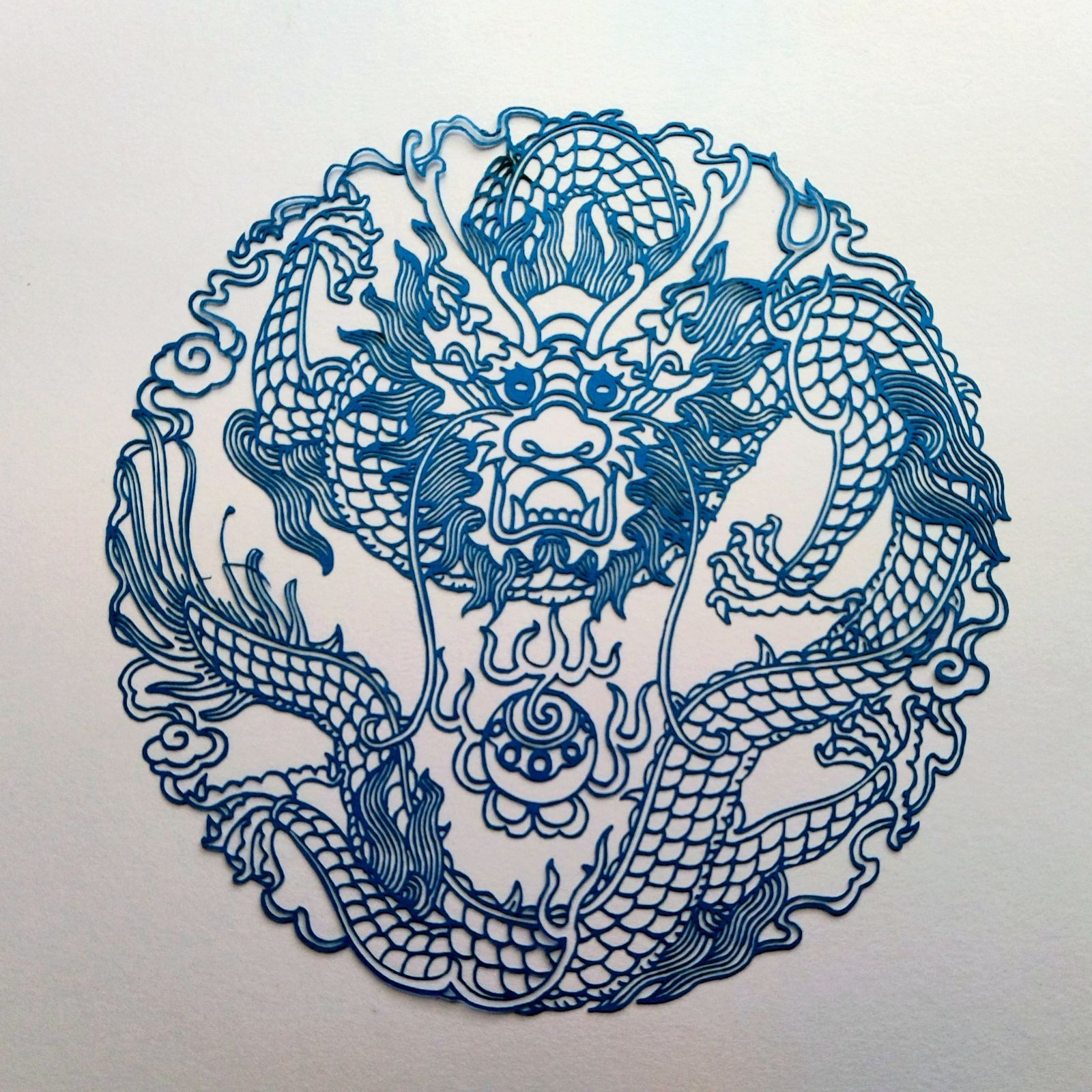切り絵 正面龍 切り絵のみ - メルカリ