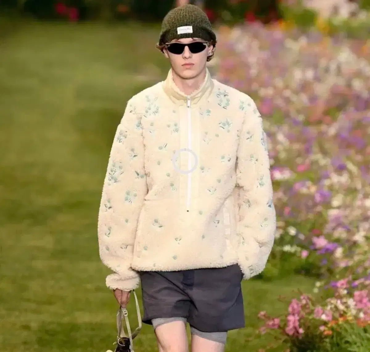 DIOR
