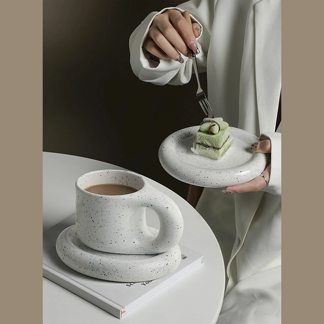 激可愛い 2点セット マグカップ 受け皿 北欧 大きい おしゃれ かわいい 300ml 新生活 プレゼント バレンタイン 女性 誕生日 実用的 彼女 母 ティーカップ コーヒーカップ マグ ギフト 贈り物 食器 カップ コップ 置き物 韓国 安心の全品国内発送！