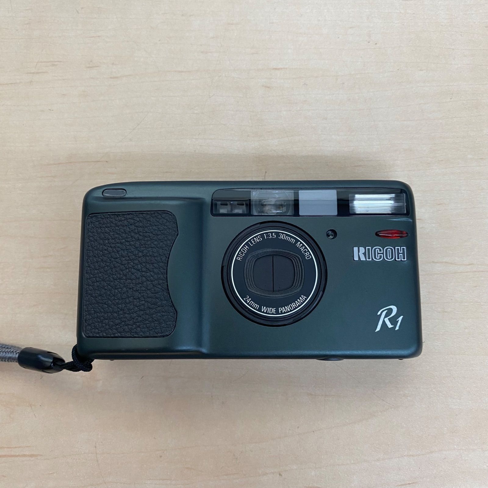 ジャンク品 RICOH R1 コンパクトフィルムカメラ CaR640