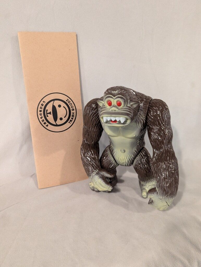 Yahoo!オークション ソフビ trash goodz 蓄光 おおきいゴリラ