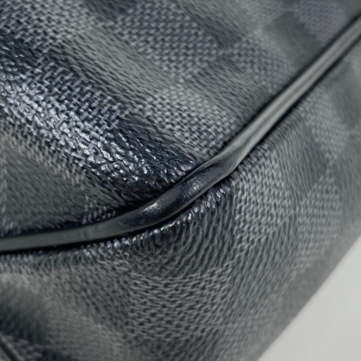 ルイ・ヴィトン Louis Vuitton ディストリクト MM 斜め掛け 