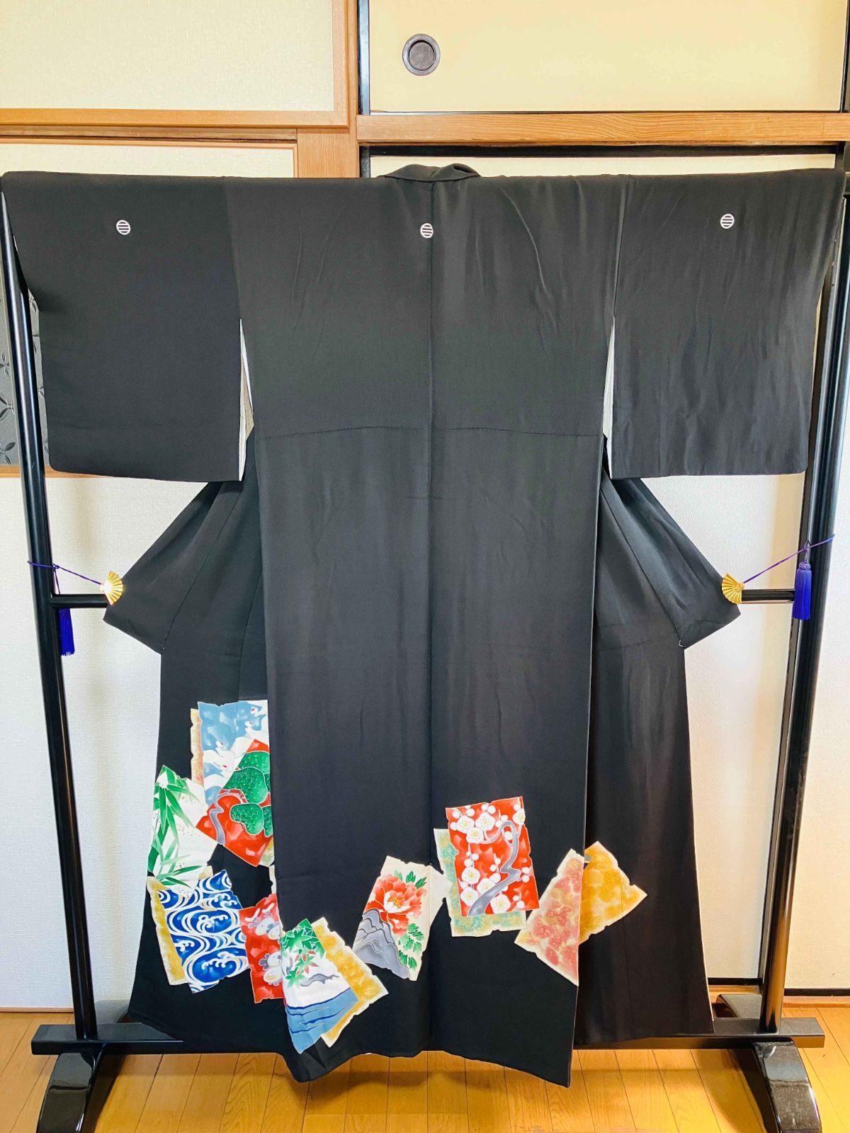 着物 黒留袖 正絹 / 黒色系 ブラック系 / 五つ紋 松 鶴 竹 身丈約153cm