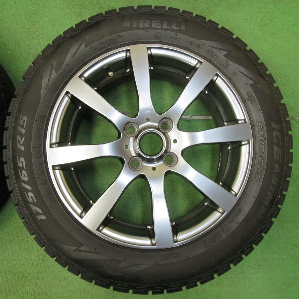 キレイ!21年☆スタッドレス 175/65R15 ピレリ アイス キレイ!21年☆スタッドレス 175/65R15 ピレリ アイス