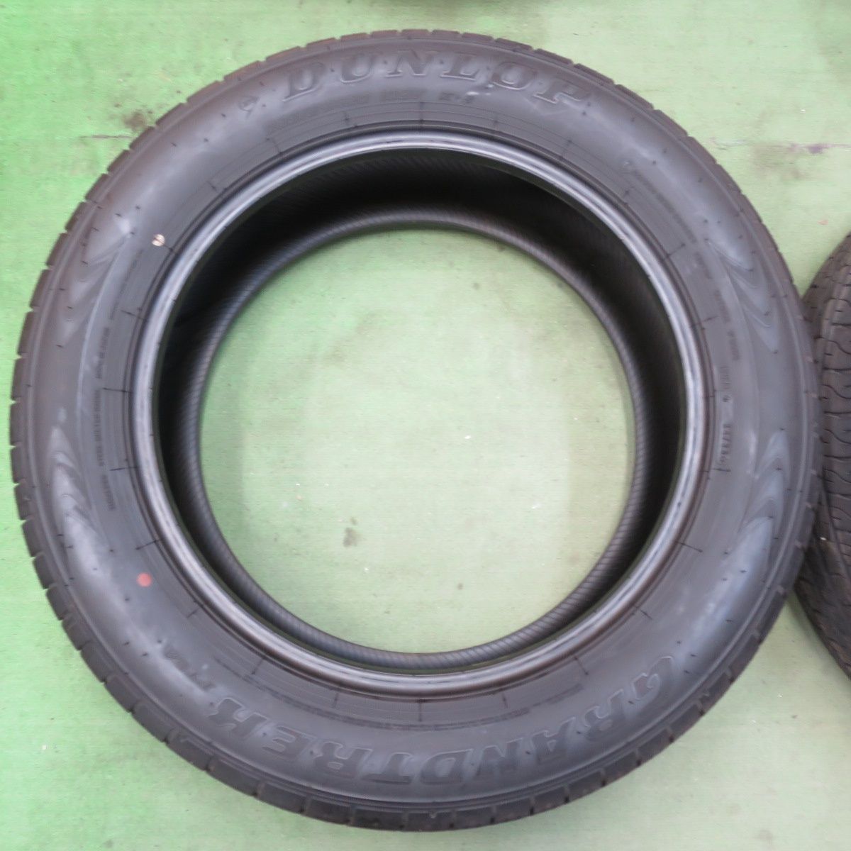 キレイ！23年☆トヨタ ランクル 300 ZX 純正 265/55R20 ダンロップ