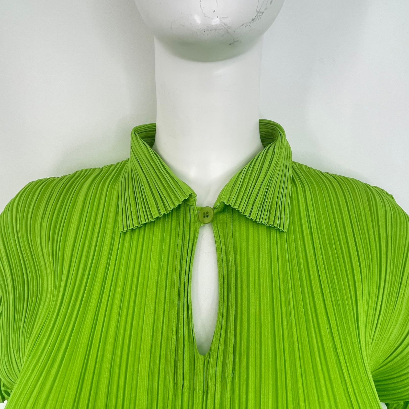 極美品 プリーツプリーズ イッセイミヤケ シャツ はおり 大きいサイズ 4 極美品 ISSEY MIYAKE イッセイミヤケ PLEATS PLEASE プリーツ