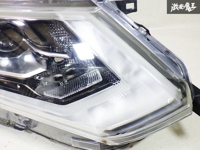 T32後期日産純正 エクストレイル　後期　 ヘッドライトASSY T32後期日産純正 エクストレイル 後期 ヘッドライトASSY