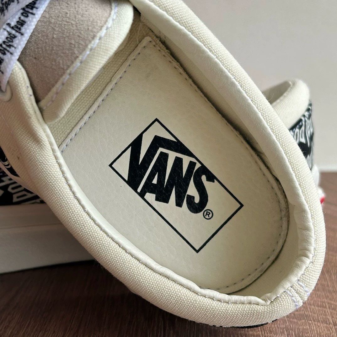 Vans Era