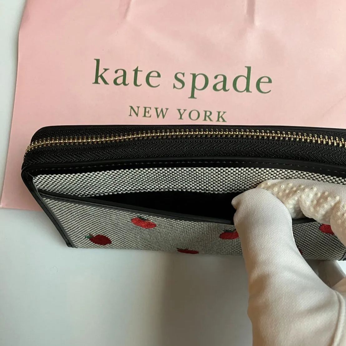 ケイトスペード(kate spade) 長財布 りんご アメリカ直営店購入