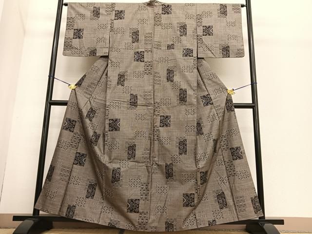 平和屋着物●本場大島紬　9マルキ　短冊花文　正絹　逸品　DAAS3412ps 平和屋着物○本場大島紬 9マルキ 短冊花文 正絹 逸品 DAAS3412ps