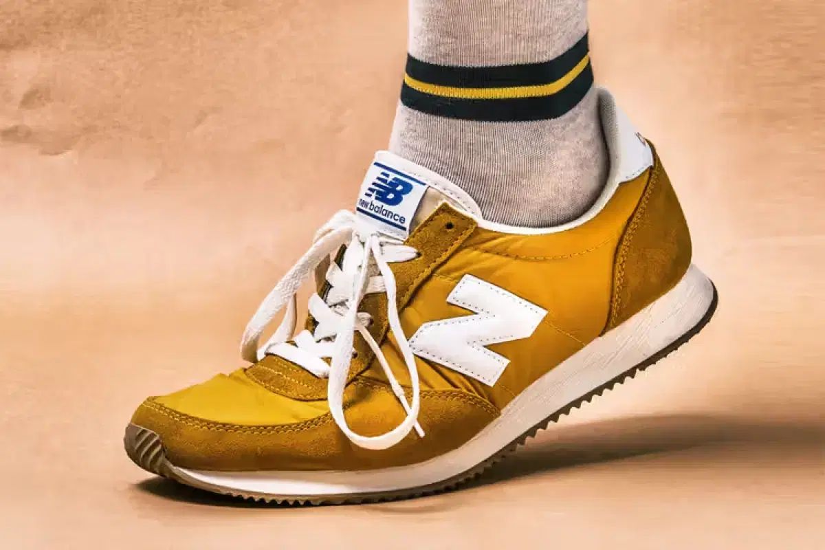 新品 New Balance(ニューバランス) u220 イエロー 250mm 出品