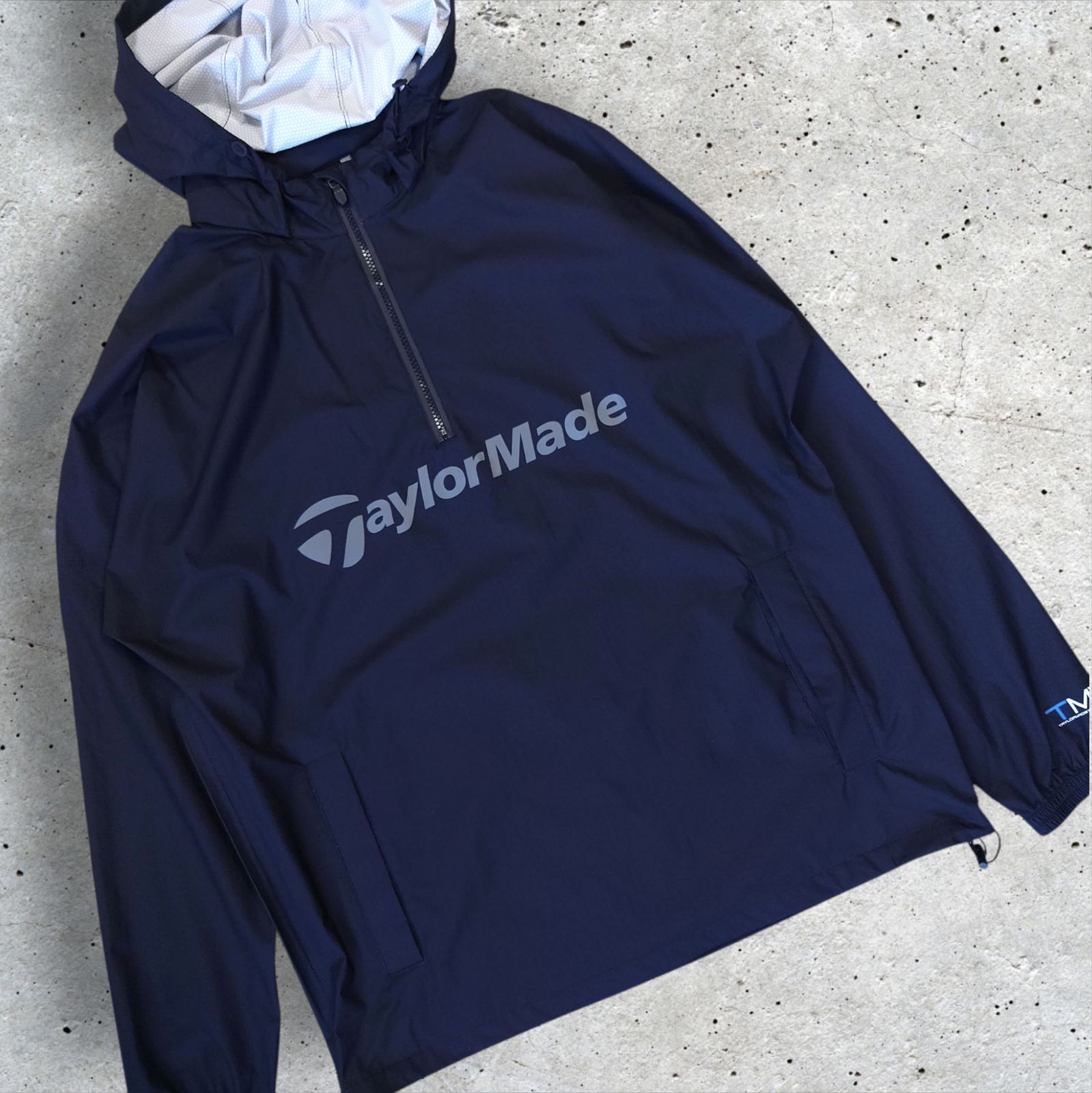 ゴルフウェア【TaylorMade】ツアーTMウィンドジャケット　パーカー　L 極美品 TaylorMade Golf ツアーTM TMWS オールウェザーナイロン