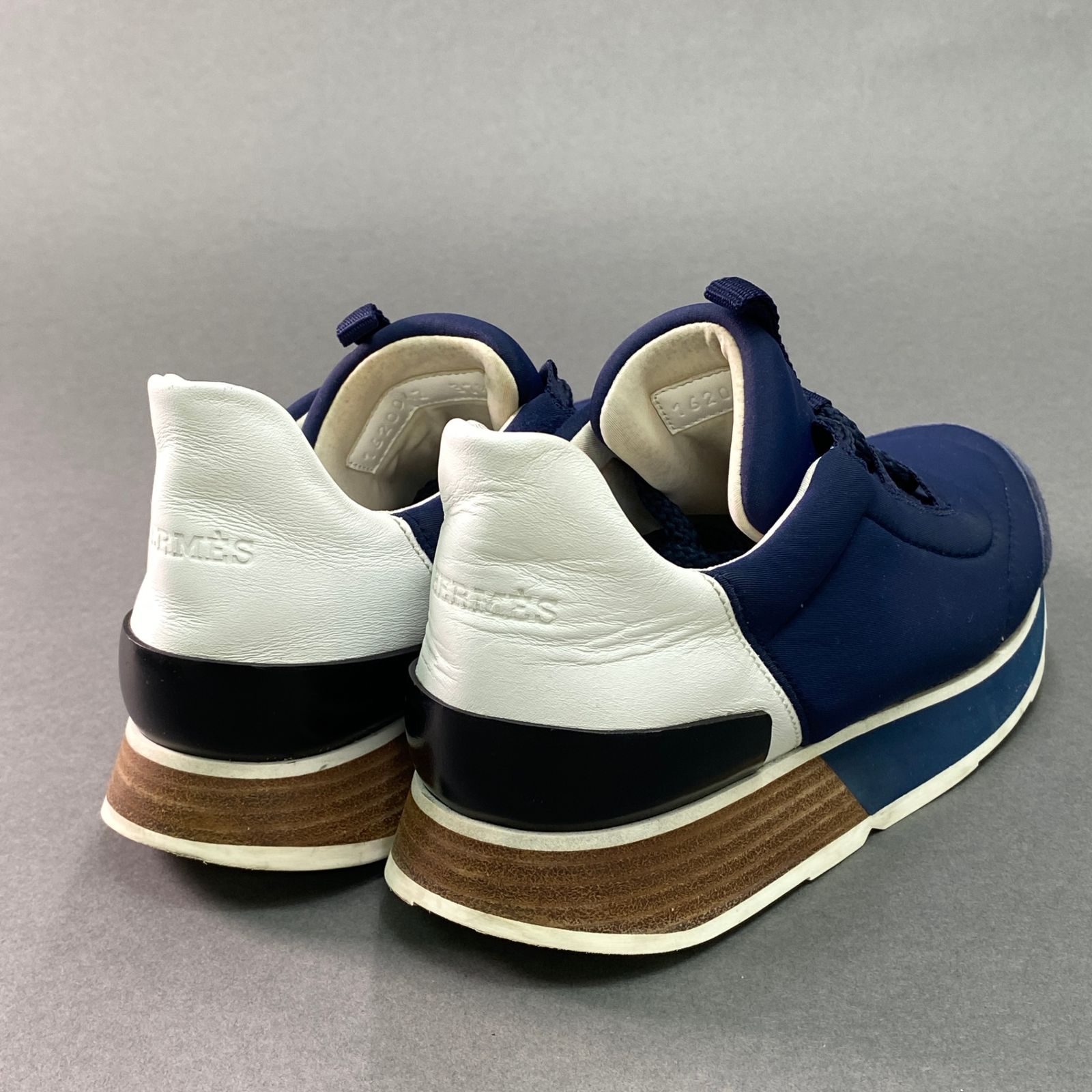 HERMES MILESスニーカー37 1/2 ネイビー シューズ 保存袋付き スニーカー 《デイ》 - ブラック | Hermès - エルメス-公式サイト