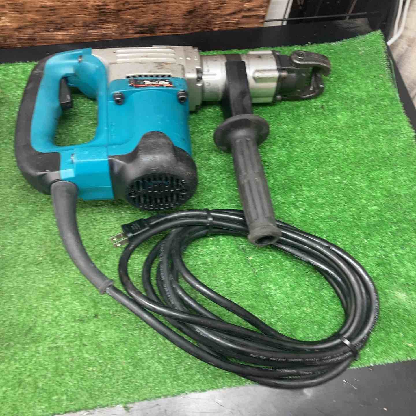 ☆マキタ(makita) 電動ハンマ HM0830【川越店】 【公式通販】