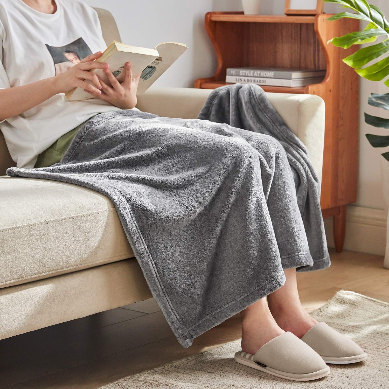 ☆毛布 もうふ ダブル 夏用 ブランケット 大きめ 180x200cm Amazon｜ブランケット 黒 毛布 ダブル 大判 180x200cm おしゃれ