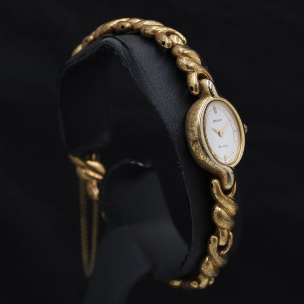 セイコー エクセリーヌ 1E20-6220 オーバル QZ ホワイト文字盤