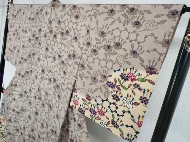 平和屋本店□最高級 城間栄順 本場琉球紅型 訪問着 花唐草文 暈し染め