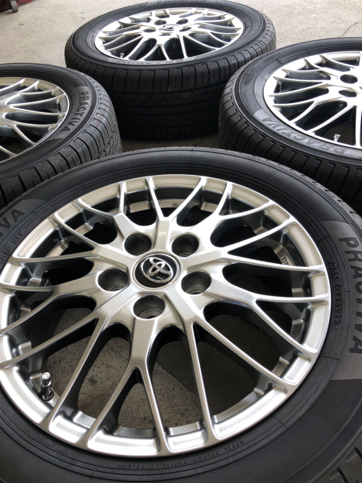 ZWR80　オーリス　ブレイド　アイシス　レグノ 純正アルミ　205/55R16 ZWR80 オーリス ブレイド アイシス レグノ 純正アルミ 205/55R16
