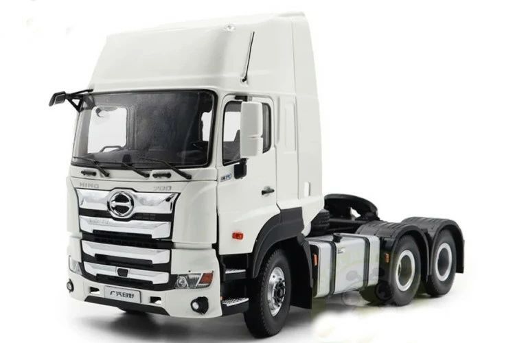 日野自動車特注 1|24 日野 700 大型トラクタートレーラー ダイキャスト カー トラックモデル 1 24 Hino 700 Large Tractor Trailer 2616373