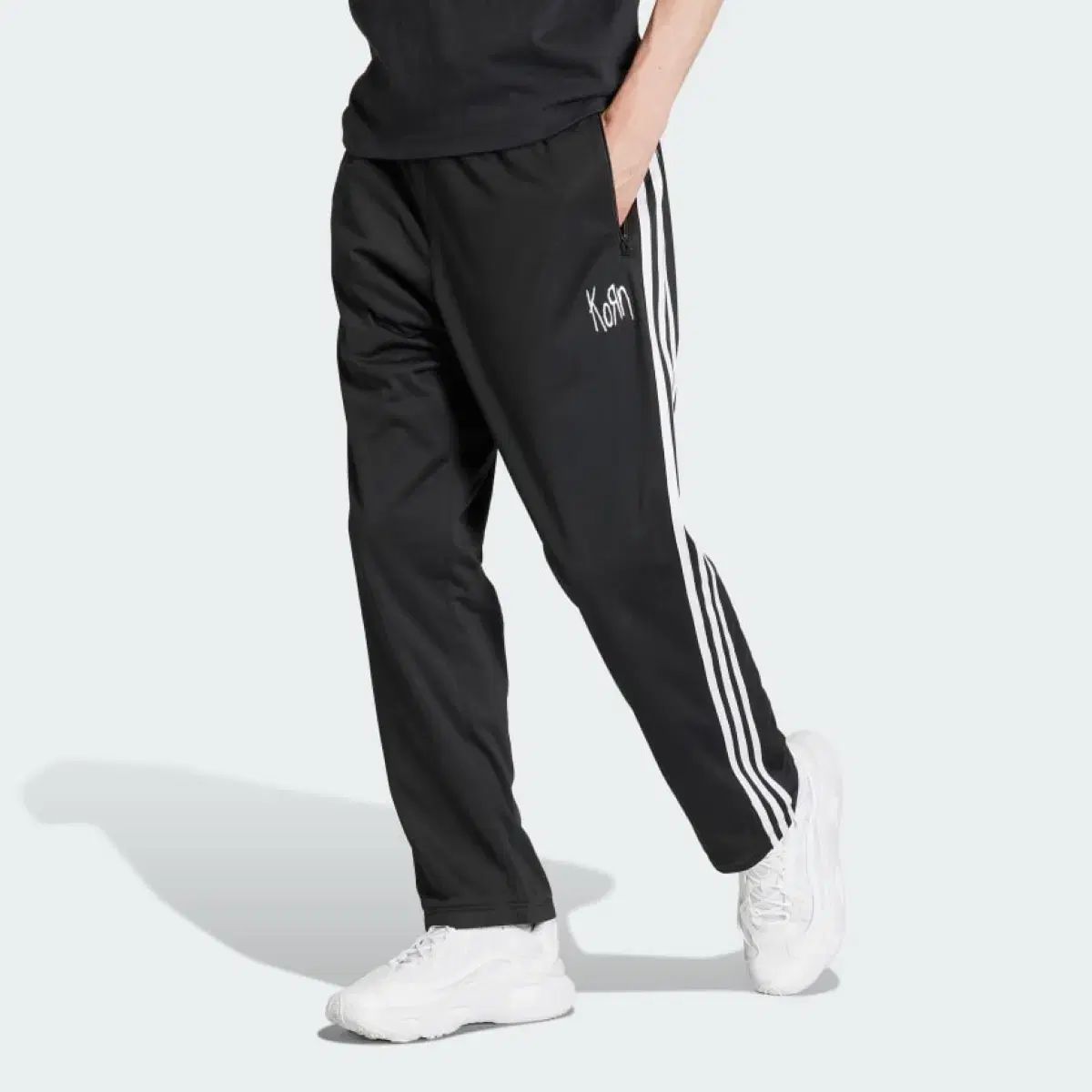 adidas アディダス コーン adidas korn トラックパンツ