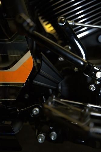 ホーンリロケーションキット VVT style ブラック 以降FLHXSE FLTRXSE 以降FLHX FLTRX FLTRXSTSE 以降FLHXU