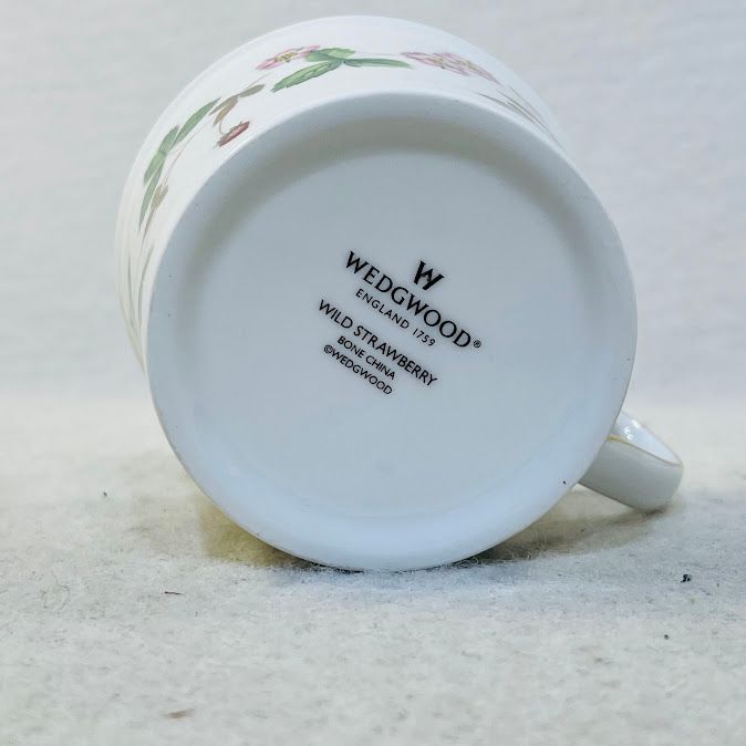 ウェッジウッド  ワイルドストロベリー ペアティーカップ＆ソーサー デルフィ【中古】 楽天市場】【紅茶セット付き】 ウェッジウッド ティーカップ＆ソーサー