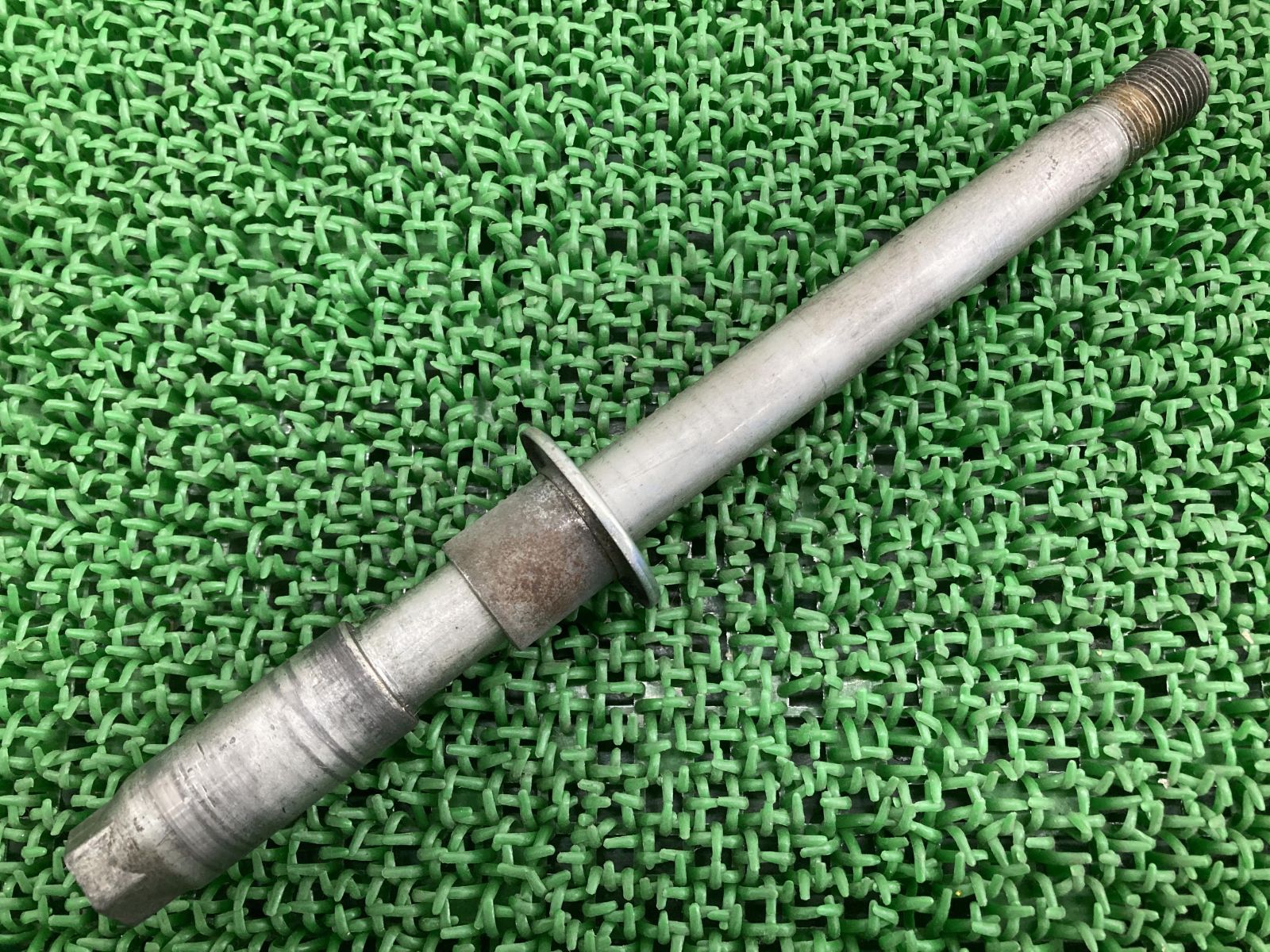 グース250 フロントアクスルシャフト NJ46A-100*** スズキ 純正 中古 バイク 部品 NJ46A GOOSE 曲がり無し 品薄 希少品 車検 Genuine