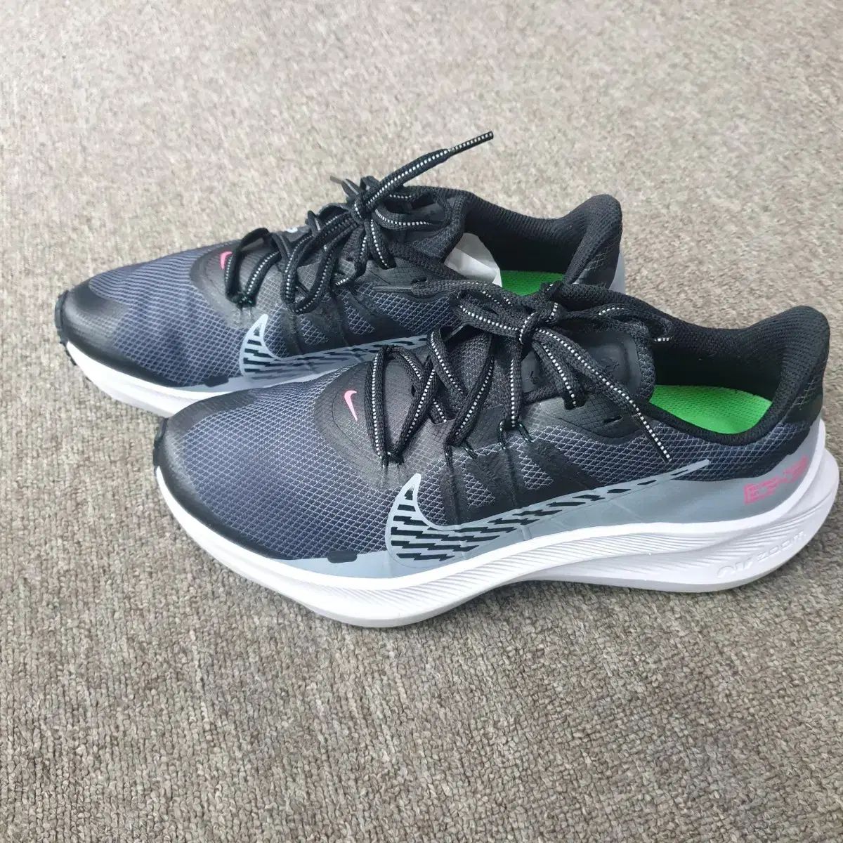 ランニングシューズ 265