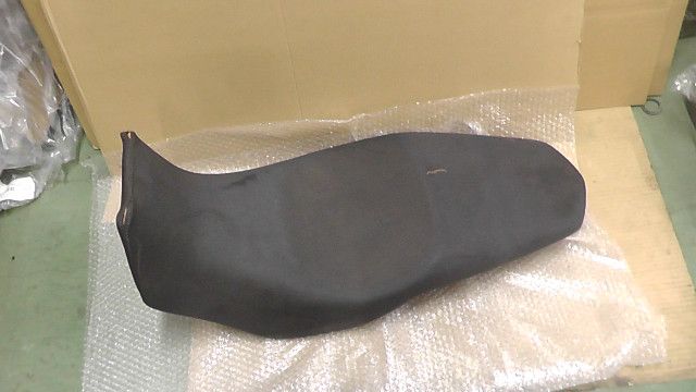 CB400X NC47-1201xxx の シート 破れ 1761266627