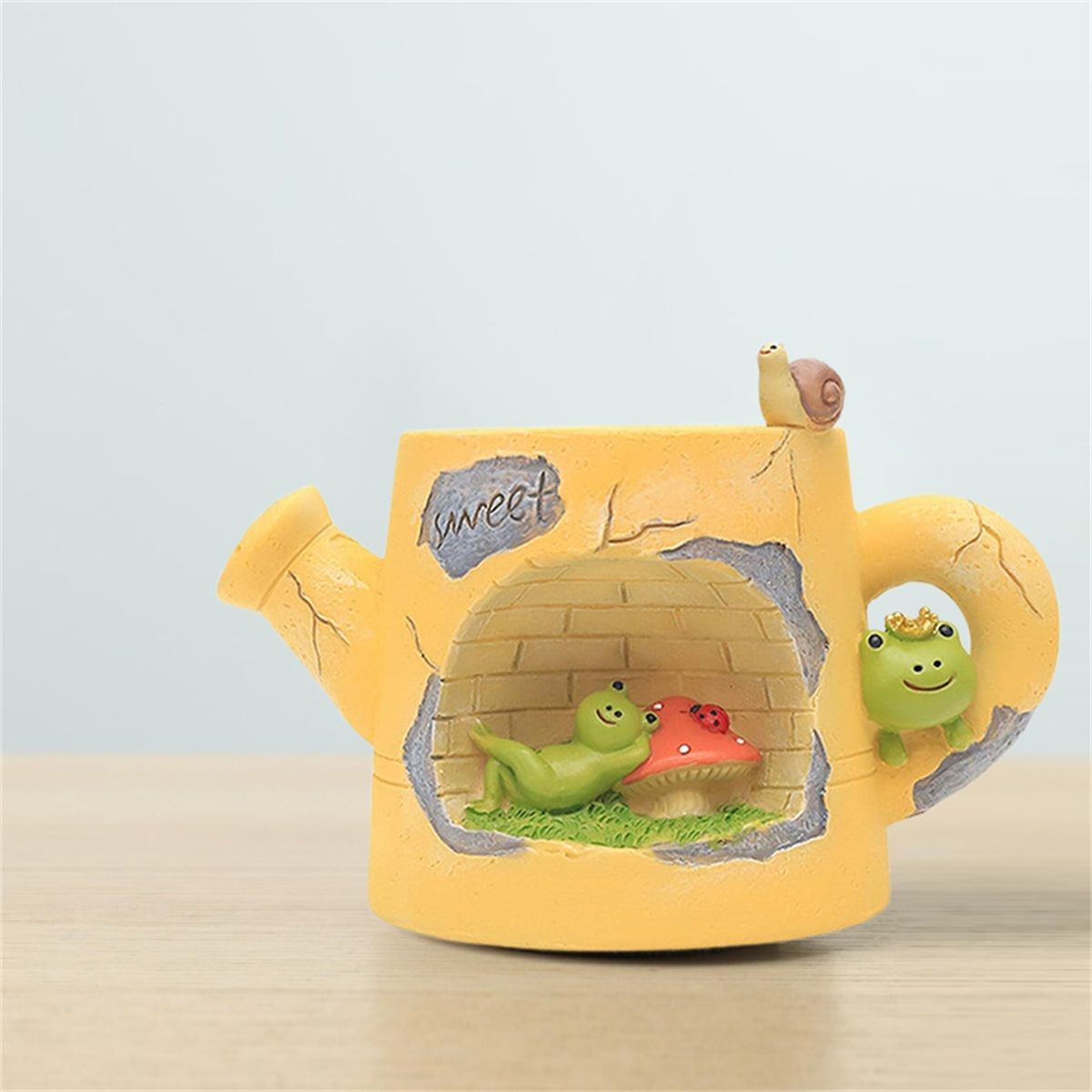 多彩な 鉢植え 植木鉢 プランター プラントポット フラワーポット ガーデニング 樹脂 屋内 屋外 インテリア 庭 玄関 じょうろの中にいるカエル うさぎ ウサギ イエロー ブルー 2種類 多肉植物 サボテン オシャレ ギフト プレゼント 送料無料。